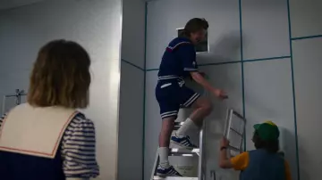 Les baskets adidas de Steve Harrington (Joe Keery) dans Stranger Things (S03)