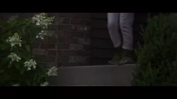 Chaussons de Josh (Zackary Arthur) dans Mom and Dad