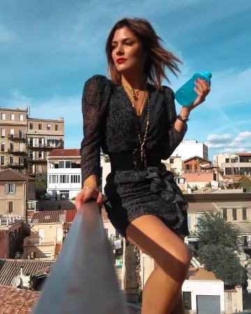 La robe noir froncée moulante à plumetis Célia Ba&sh portée par Alexia sur le compte Instagram de @alexia_lila