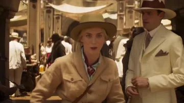 The coat safari of Lily Houghton (Emily Blunt) in Jungle Cruise
