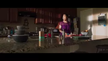 Distribution à Savon de Kendall (Selma Blair) dans Mom and Dad