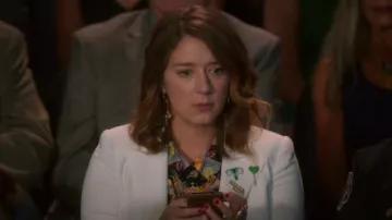 Rachel Antenoff blue the parts pin worn by Nonnie Thompson (Kimmy Shields) in Insatiable Season 2 Episode 10