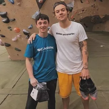 Camiseta blanca "Women Are Smarter" usada por Harry Styles Londres 16 de octubre de 2019