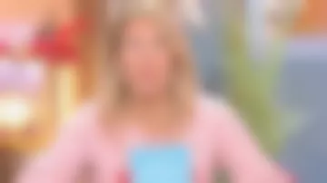 Le sweat rose Chérie de Agathe Lecaron dans La maison des maternelles