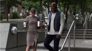 Roland Mouret Ardingly Off The Shoulder Peplum Dress worn by Kara Danvers (Melissa Benoist) in Supergirl Season 5 Episode 2