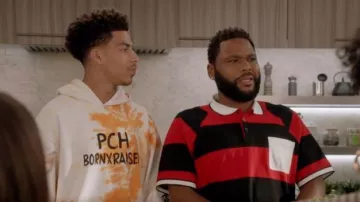 Burberry Red Chemise Polo Rayé porté par Andre "Dre' Johnson (Anthony Anderson), en black-ish Saison 06 Episode 04