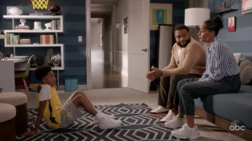 Balenciaga Blanc de la Piste de Baskets portée par arc-en-ciel Johnson (Tracee Ellis Ross), en black-ish Saison 06 Episode 04
