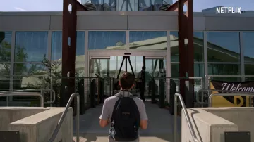 Jansport blue backpack used by Sam Gardner (Keir Gilchrist) in Atypical (S03)