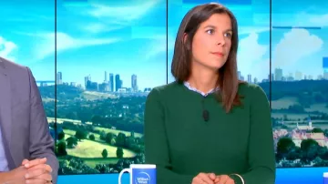 The green sweater superimposed Raphaële Marchal in William at noon the 17.10.2019