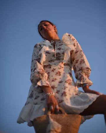 Na-cl Blanc Midi Robe Elisa Taviti sur l'Instagram account @elisataviti