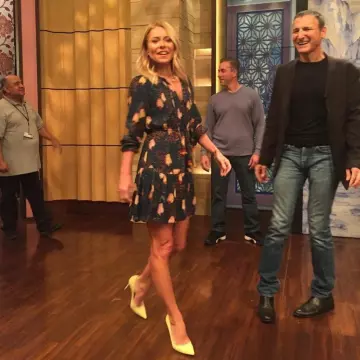 Gianvito Rossi Gianvito Point Toe Suede Pumps worn by Kelly Ripa Live with Kelly and Ryan October 14, 2019