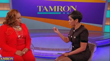 Balmain Velvet-Trimmed Frayed Metallic Tweed Mini Vestido usado por Tamron Hall en Tamron Hall 