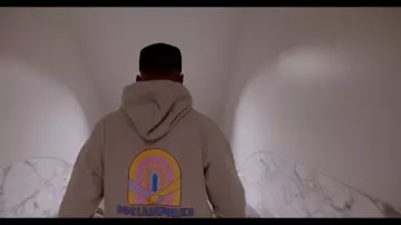 Hoodie blanc Chicago de Chance The Rapper dans Rhythm + Flow