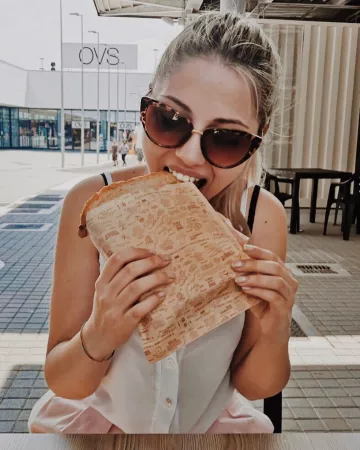 Lunettes de soleil Ecaille Marron de Arianna sur l'Instagram account @ariannatavaglione