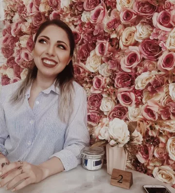 Camisa de algodón en azul de Arianna en la cuenta de Instagram @ariannatavaglione