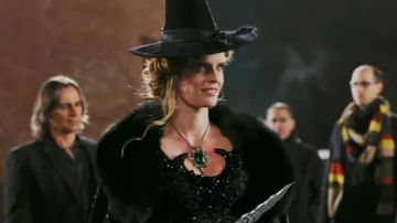 El atuendo de bruja de Zelena (Rebecca Mader) en Once Upon a Time