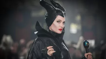 La tenue complète de Maleficent (Angelina Jolie) dans Maléfique