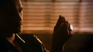 La bague de clan dans Shadowhunters : The Mortal Instruments
