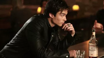 L'anneau de Damon Salvatore (Ian Somerhalder) dans Vampire Diaries