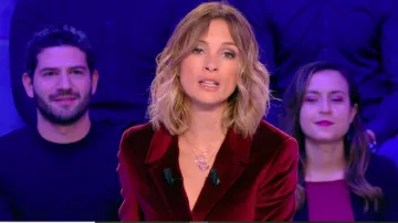 The jacket velvet cotton stretch,belt to tie at the waist of Isabella Ithurburu in Canal Rugby Club the 20.10.2019