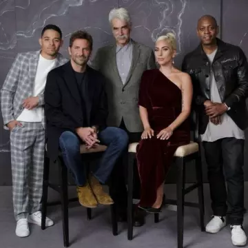 Les boots en daim portées par Bradley Cooper lors du Festival de Toronto (TIFF) 2018