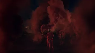 The set of tracksuit red Drake in the clip, Sicko Fashion Travis Scott