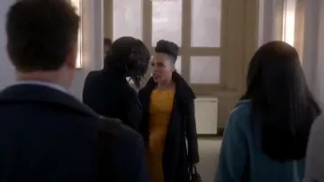 Roland Mouret Yellow Arch off-the-shoulder draped crepe midi Dress worn by Tegan Price (Amirah Vann) in How to Get Away with Murder Season 6 Episode 3