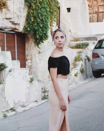 Jupe plissée avec boutonner de Arianna sur l'Instagram account @ariannatavaglione