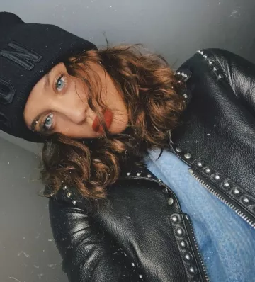 The black bonnet Dsquared2 Icon worn by María Pedraza on a post-Instagram