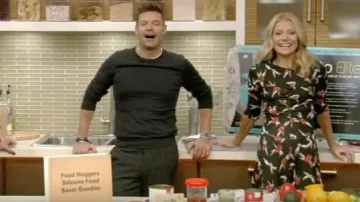 Isabel Marant vestido de diana usado por Kelly Ripa en LIVE con Kelly y Ryan 18 de octubre de 2019