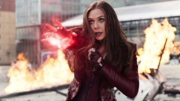 La réplique du feu magique de Wanda Maximoff / Scarlet Witch (Elizabeth Olsen) dans Avengers: Endgame