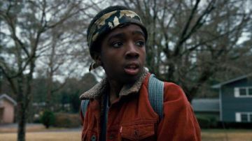 La réplica del pañuelo militar de Lucas Sinclair (Caleb McLaughlin) en Stranger Things Temporada 1 Episodio 7