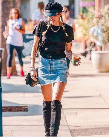 Re Fait 60 jupe en jean porté par Miley Cyrus Alfred Café du 18 octobre 2019