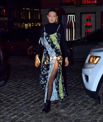 Bota Dr. Martens '1460' usada por Jelena Noura "Gigi" Hadid Ciudad de Nueva York 18 de octubre de 2019
