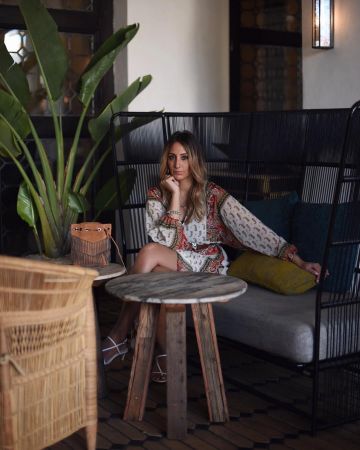 Vestido estampado Paisley de Elisa Taviti en la cuenta de Instagram @elisataviti