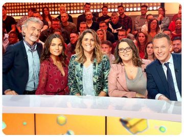 The jacket in jacquard pattern phoenix Valerie Benaim account on the Instagram of @valerie.benaim