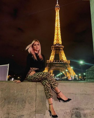 Bombas negras de Valentina Ferragni en la cuenta de Instagram @valentinaferragni