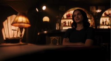 Noir dillon haut porté par Veronica Lodge (Camila Mendes) à Riverdale Saison 4 Épisode 2