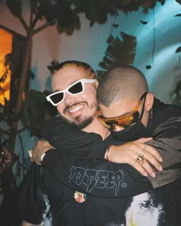 10.deep Mens Sound & Fury Long Sleeve T-Shirt worn by Bad Bunny on his Instagram account @badbunnypr