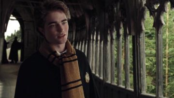 The scarf Hufflepuff Cedric Diggory (Robert Pattinson) in Harry Potter and the goblet of fire