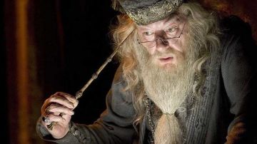 La varita mágica de Albus Dumbledore (Michael Gambon) en Harry Potter y el cáliz de fuego