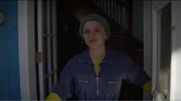 Topshop zip denim combi porté par (Alia Shawkat) en Vivant avec Vous-même Saison 1 Épisode 4