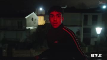 La veste Nike noir portée par Carl Malapa dans Mortel (S01)