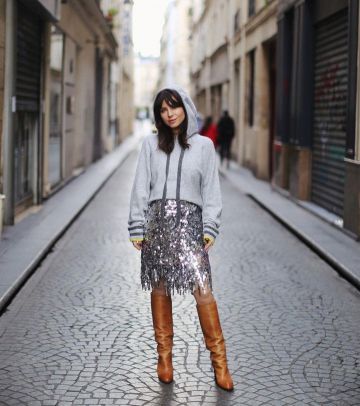 La jupe à paillettes argentée de Betty Autier sur le compte Instagram de @bettyautier