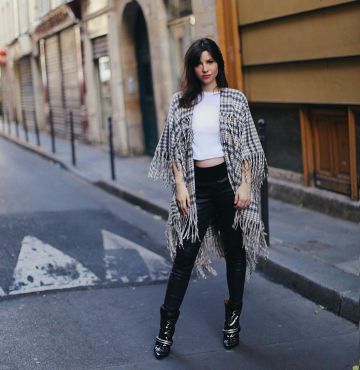 Le poncho à franges de Betty Autier sur le compte Instagram de @bettyautier