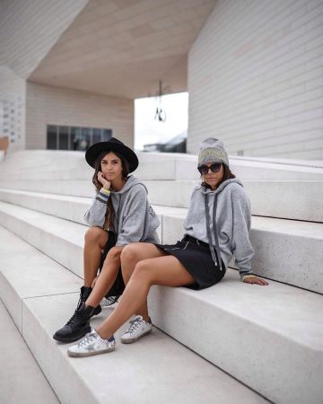 Black Doc Martens de Lisa Germaneau en la cuenta de Instagram de @lisagermaneau