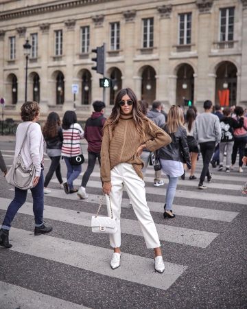 The faux leather pants white Lisa Germaneau on the account Instagram of @lisagermaneau