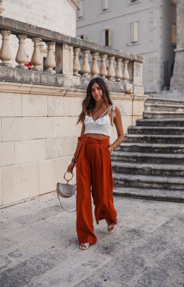 The pants off brick Lisa Germaneau on the account Instagram of @lisagermaneau