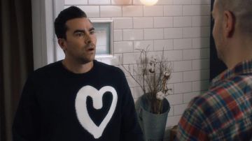 Acne Studios Campus Heart Sweatshirt worn by David Rose (Daniel Levy) in Schitt's Creek (S03E13)