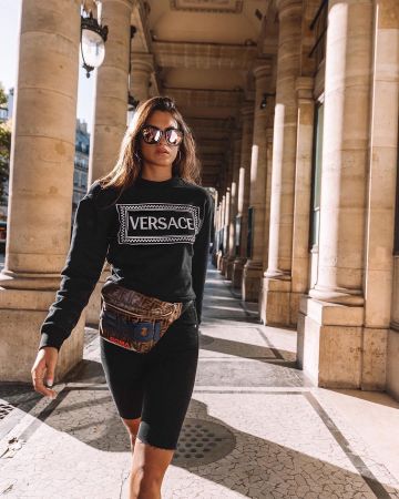 Ma­nia Lo­go Fan­ny Pack in Brown & White of Marta Novarro Lozano on the Instagram account @martalozanop